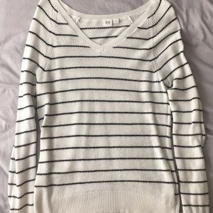 GAP Long Sleeves Sweater Small